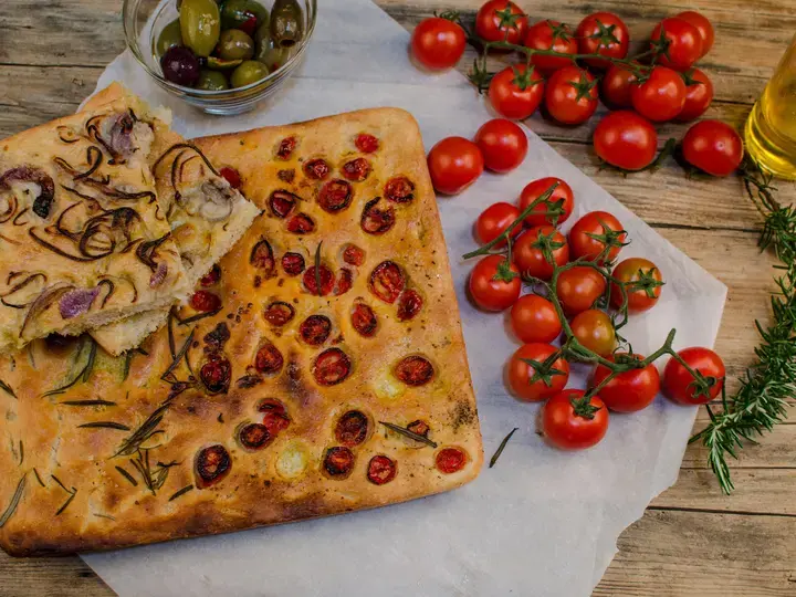 Chicken Tikka Bread Pizza