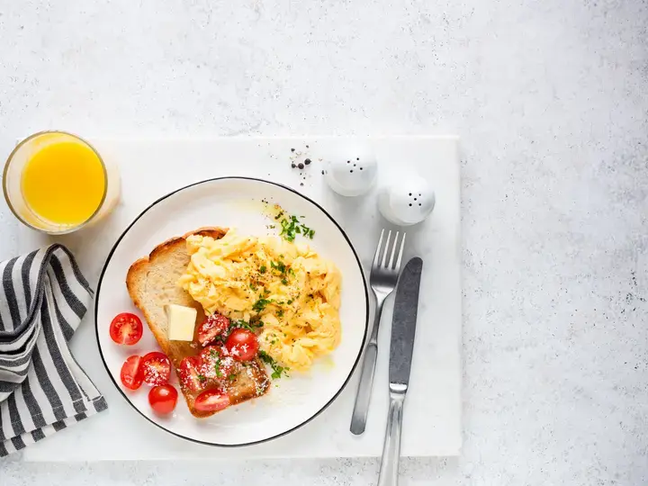 scrambled egg with cheese