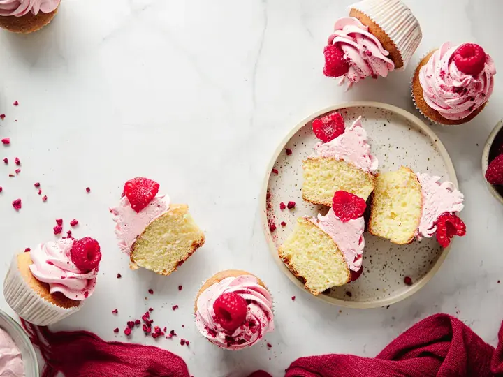 Raspberry White Chocolate Cupcakes