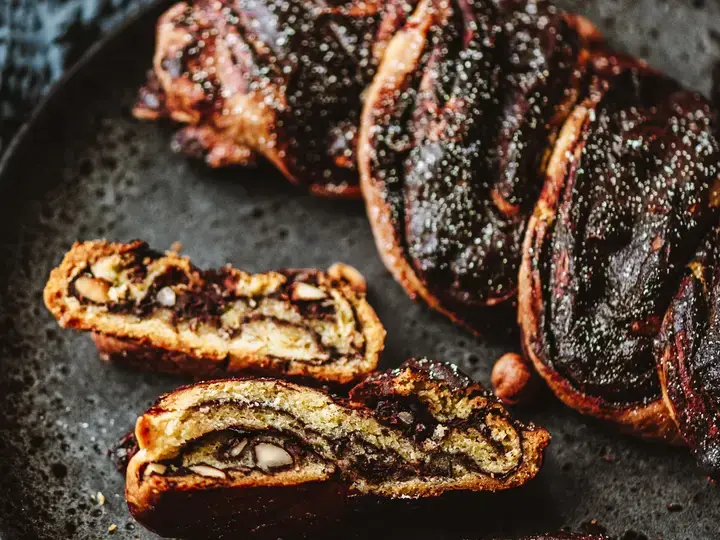 Chocolate-Hazelnut Swirl Cake