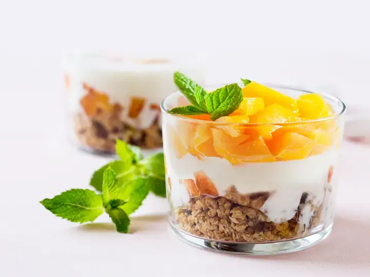 peaches and cream cheesecake