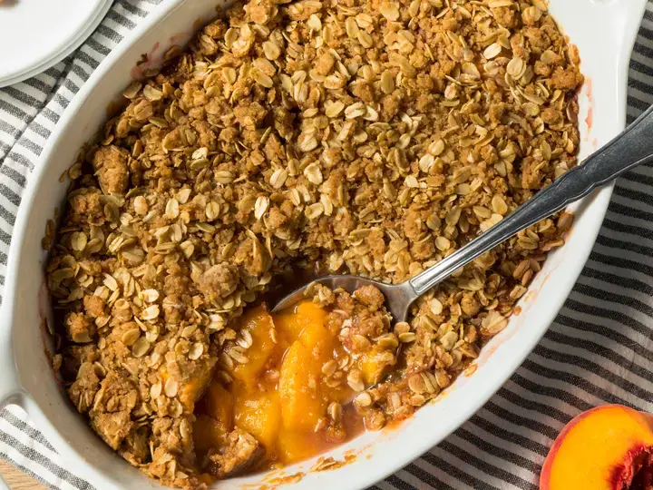 peach cobbler parfait