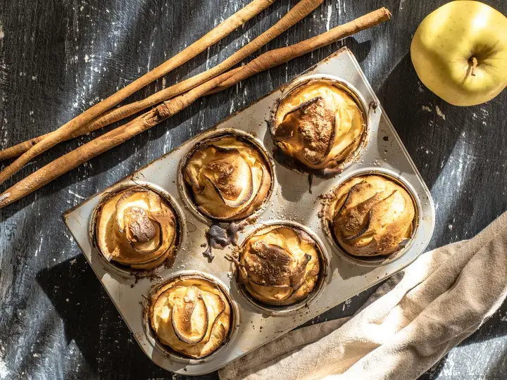 Apple Cinnamon Crumb Muffins