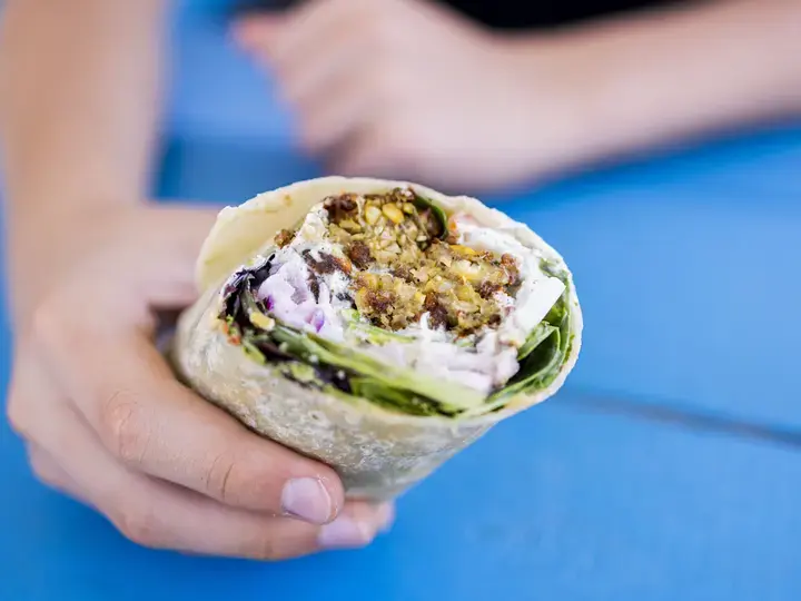 hummus vege wrap