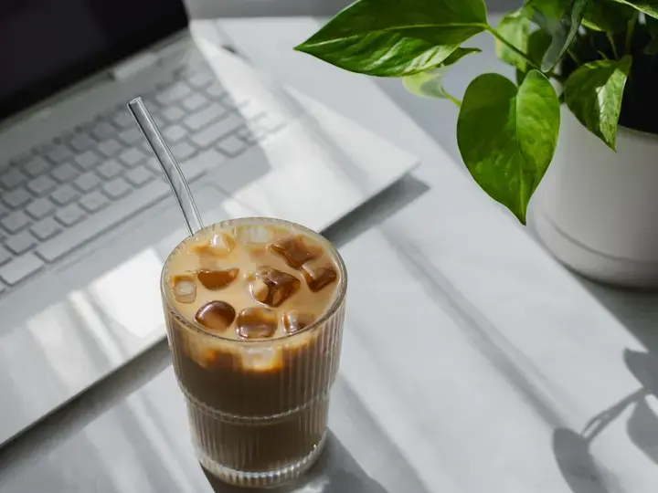 iced vanilla latte