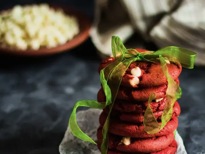 red velvet chocolate chip cookies