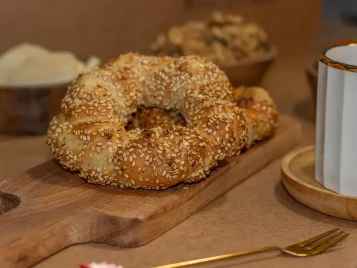 Sesame Chicken Bread Rolls