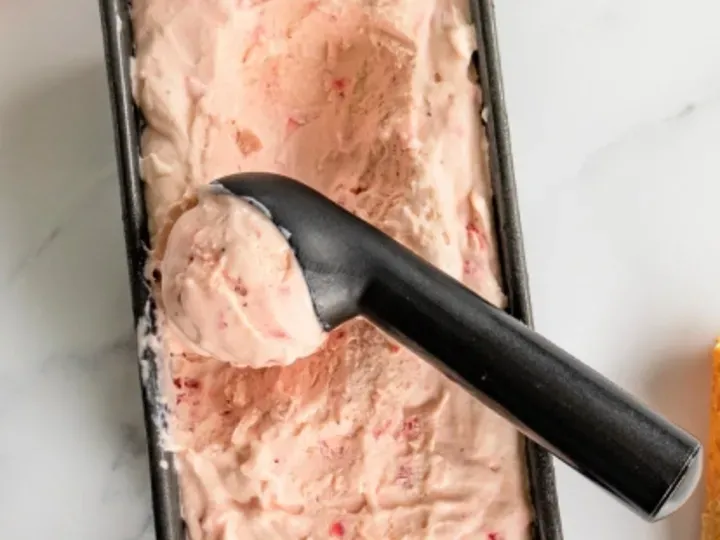 No Churn Strawberry Ice Cream Mobile