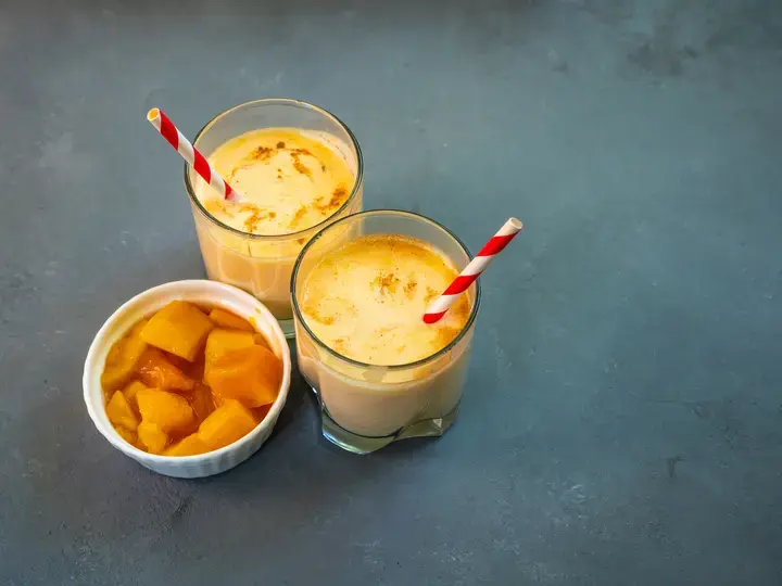 mango pista lassi