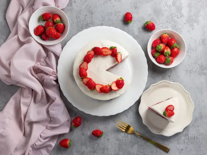 Fresh Strawberry Cake