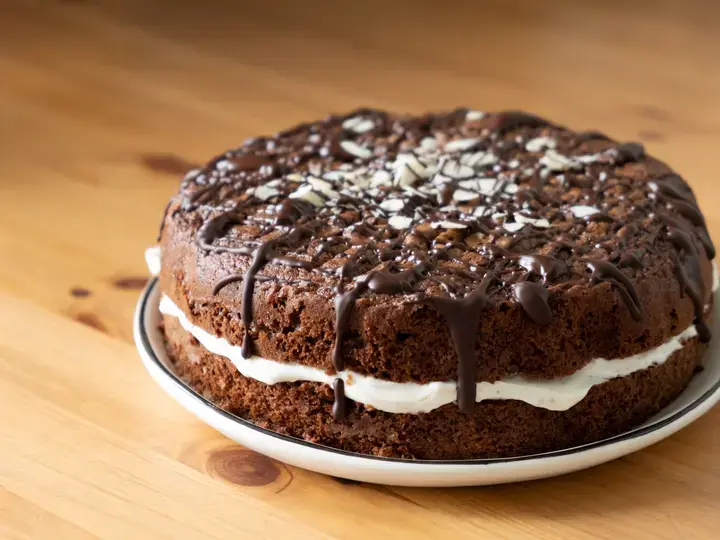 Eggless chocolate cake