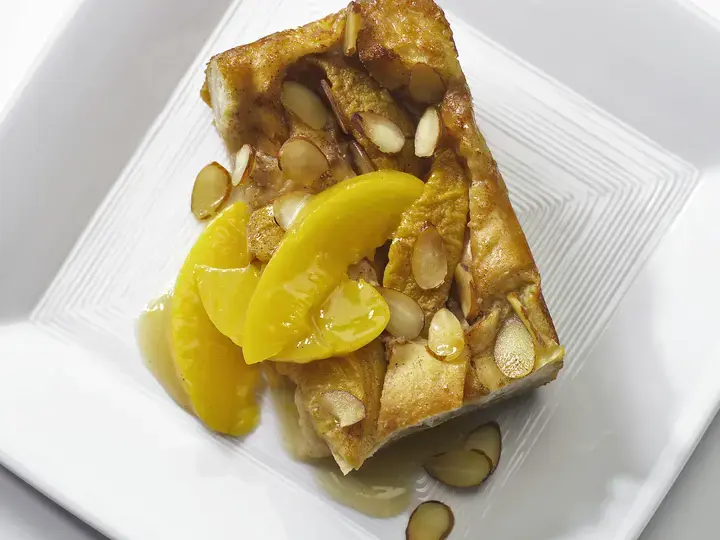 bread pudding with peaches