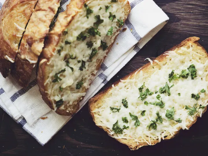 cheesy garlic bread