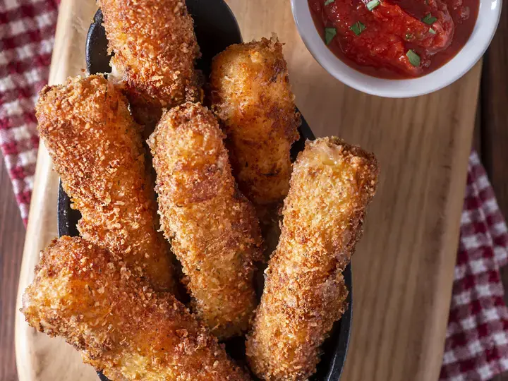 Air Fryer Mozzarella Sticks
