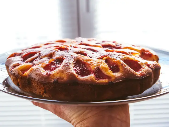 strawberry spoon cake