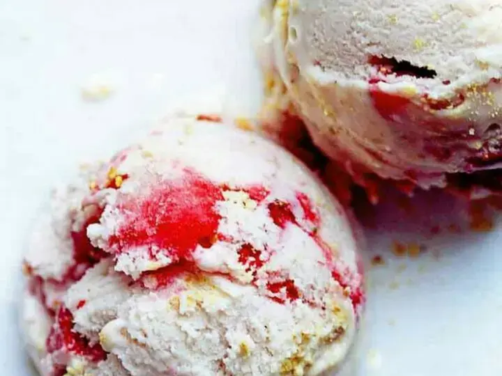 strawberry ice cream