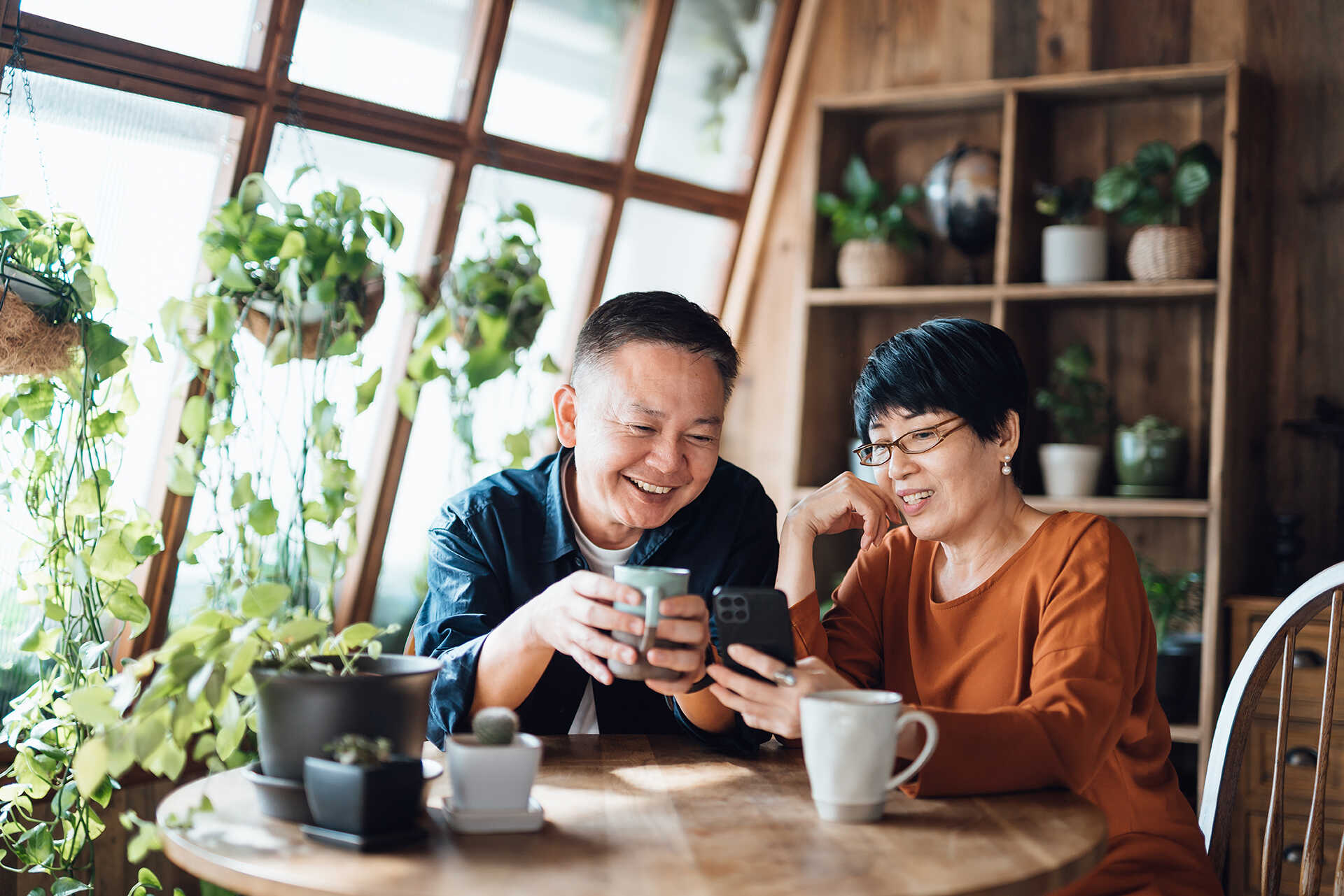 Một tách cà phê khởi động ngày mới