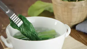 Canh cải bẹ xanh thịt viên 2