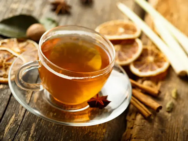 Chế biến đồ uống từ chanh, sả với mật ong