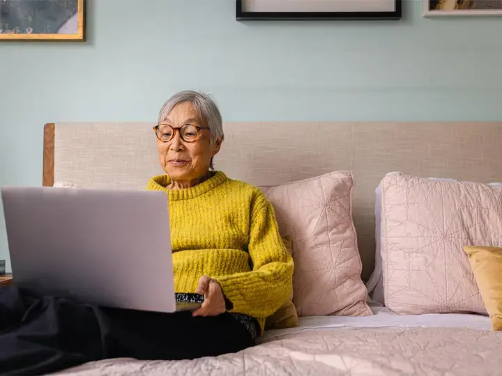 Tại sao người cao tuổi hay ngủ ít?