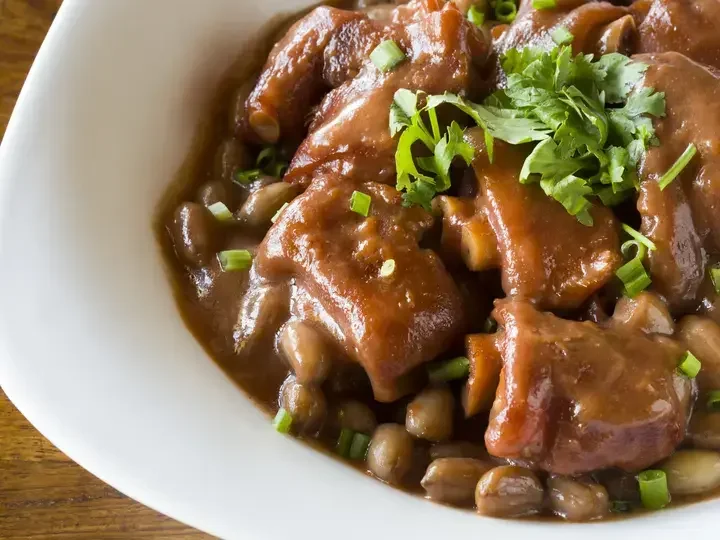 Công thức sườn hầm đậu phộng mềm tan trong miệng, ăn là nhớ mãi