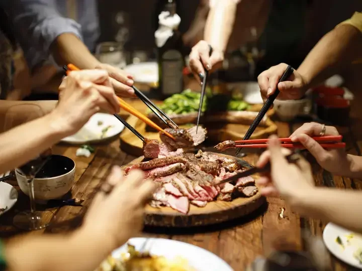 Các Món Ăn Ngon Trong Dịp  Họp Mặt Bạn Bè