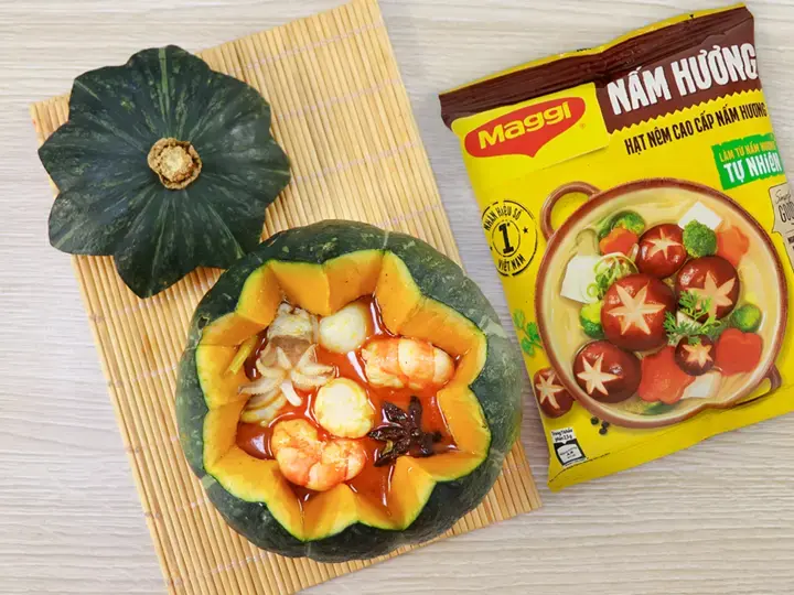 Cà ri hải sản hấp bí đỏ